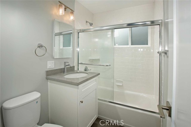 Detail Gallery Image 5 of 16 For 5459 Carlin a,  Los Angeles,  CA 90016 - 2 Beds | 1 Baths