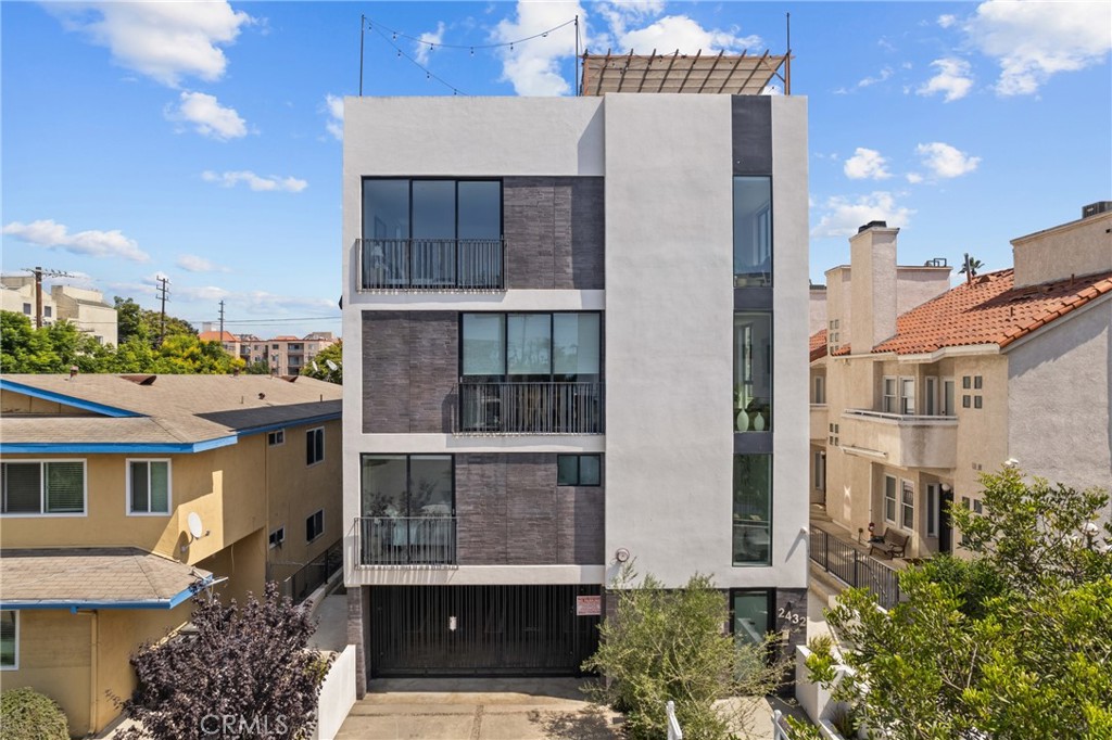 2432 Penmar Avenue #201