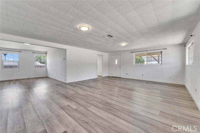 6910 Carnelian Street, Rancho Cucamonga CA: https://media.crmls.org/medias/efaf1a69-2a2d-4247-b42a-c752d0a1f255.jpg