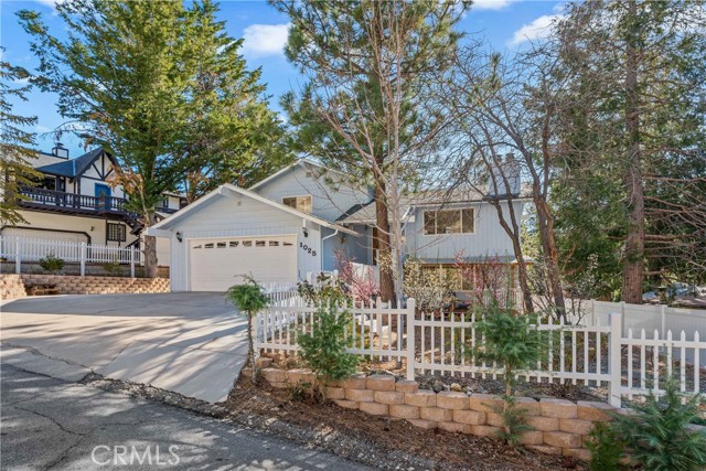 Detail Gallery Image 3 of 27 For 1025 Rivera, Wrightwood,  CA 92397 - 3 Beds | 2 Baths