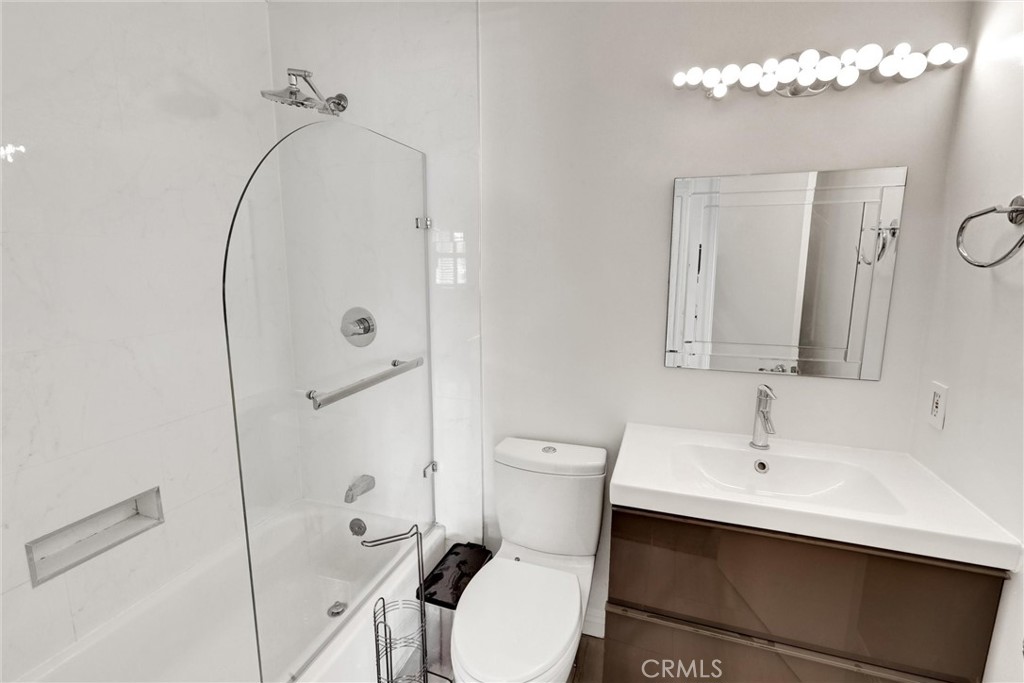 MLS #WS25216940 image #9