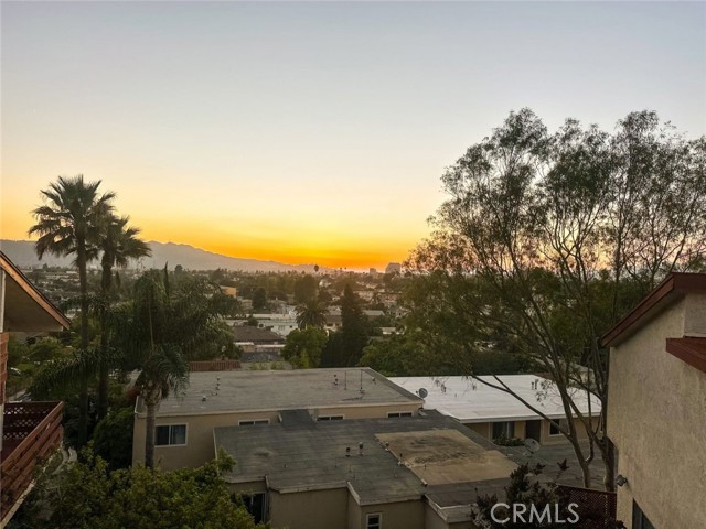 Detail Gallery Image 17 of 36 For 1523 E Windsor Rd 209a,  Glendale,  CA 91205 - 2 Beds | 1/1 Baths