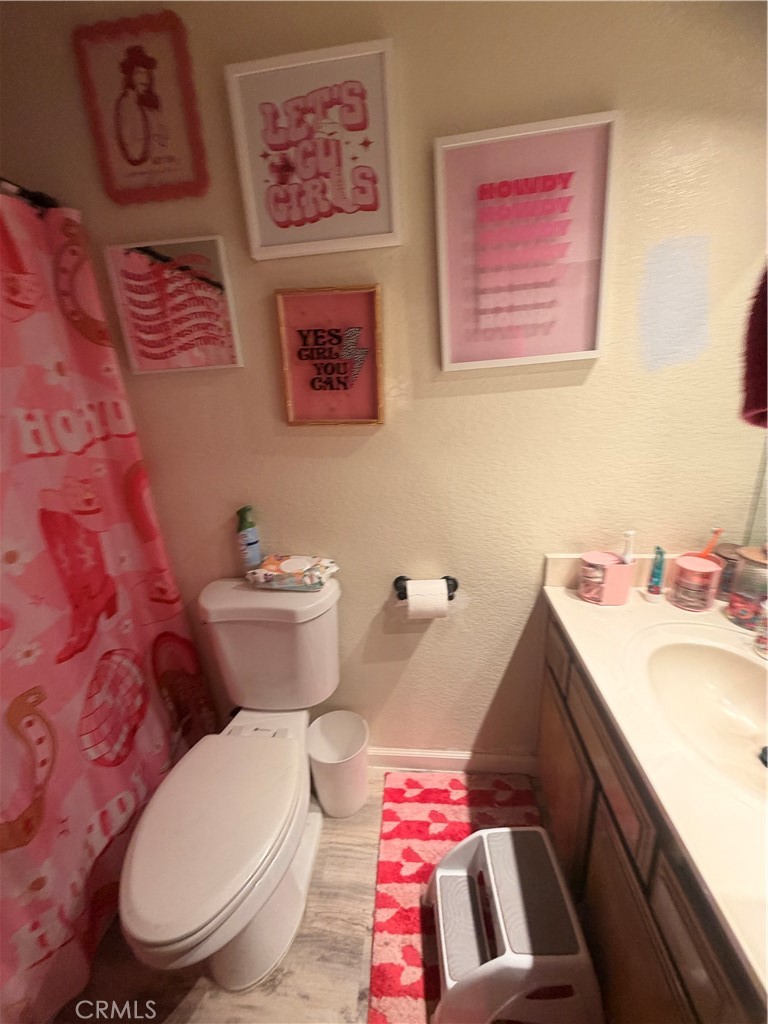 https://media.crmls.org/medias/efb1f8ff-3397-4c86-b1c6-6339b69fcc07.jpg?preset=X-Large
