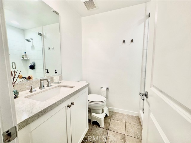 Detail Gallery Image 19 of 28 For 403 Aura Dr, Costa Mesa,  CA 92626 - 4 Beds | 3 Baths
