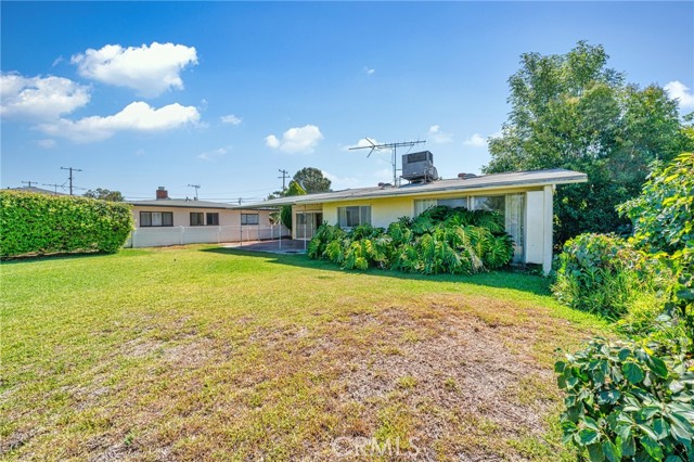 801 S Bradshawe Avenue, Monterey Park CA: https://media.crmls.org/medias/efb3349f-53f0-41da-b545-d4216f7a8b44.jpg
