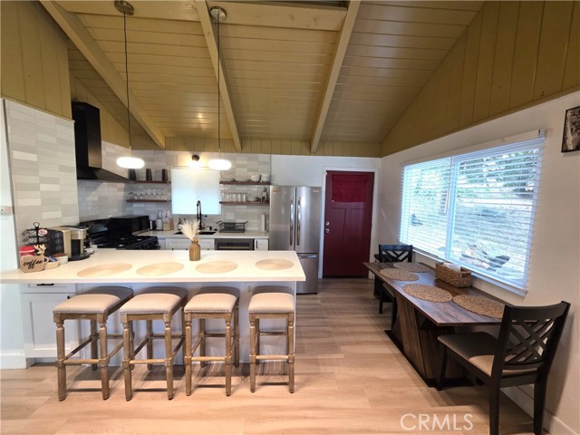 Detail Gallery Image 15 of 18 For 738 W Victoria Ct, Lake Arrowhead,  CA 92352 - 3 Beds | 2 Baths