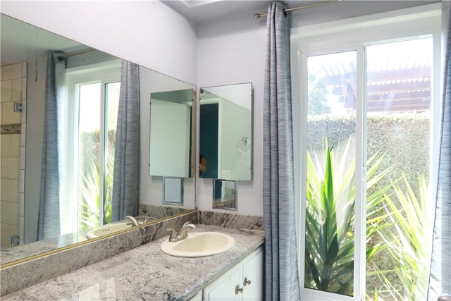 3550 Bluebell Street, Seal Beach CA: https://media.crmls.org/medias/efb4d352-6cd8-4d31-a1eb-4605e63c2af5.jpg
