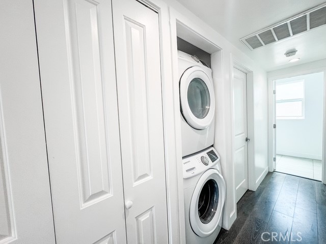 https://media.crmls.org/medias/efb4e372-dccc-4e8f-a81e-933f45b73fb8.jpg?preset=X-Large