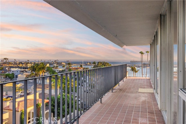 5400 The Toledo, Long Beach CA: https://media.crmls.org/medias/efb4e500-54d8-4df4-a0bb-c1192f482e6e.jpg