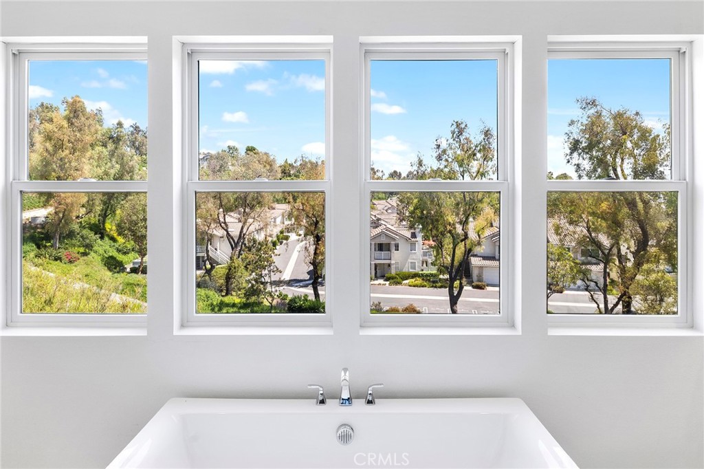 Efb4f5a9 3dd7 479e 8b16 6c471d85330e