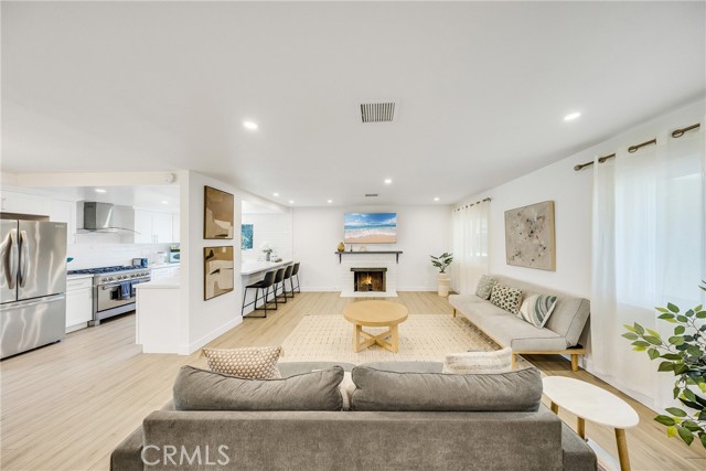 Detail Gallery Image 4 of 46 For 1603 E Chestnut Ave, Orange,  CA 92867 - 4 Beds | 2 Baths