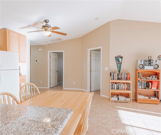Detail Gallery Image 15 of 62 For 6082 Carmelita Ave, Yucca Valley,  CA 92284 - 3 Beds | 2 Baths
