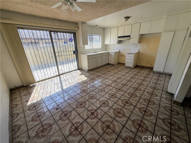 Detail Gallery Image 3 of 18 For 209 N Stimson, La Puente,  CA 91744 - 4 Beds | 2 Baths