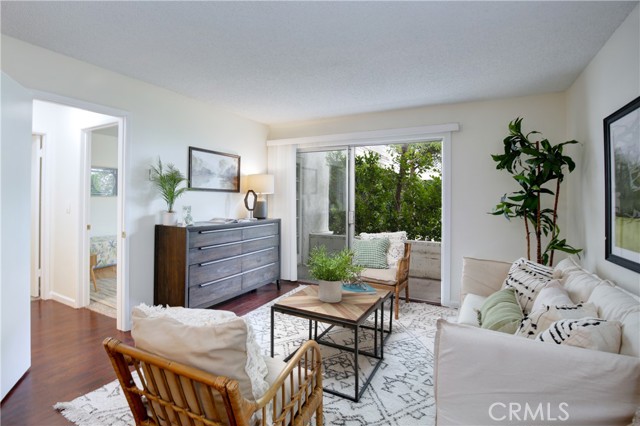 Detail Gallery Image 3 of 27 For 3565 Linden Ave #110,  Long Beach,  CA 90807 - 2 Beds | 2 Baths