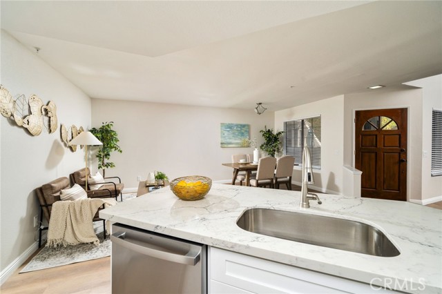 270 Fern Court, Azusa CA: https://media.crmls.org/medias/efb75ca2-0461-47ba-9dfc-d1846f0117f9.jpg