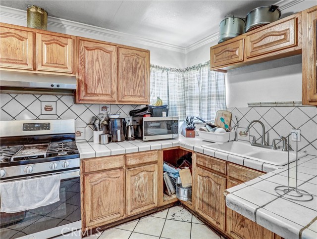 Detail Gallery Image 10 of 28 For 6156 Mckinley Ave, South Gate,  CA 90280 - 4 Beds | 2 Baths