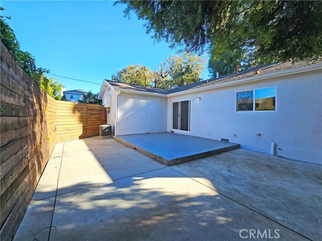 Detail Gallery Image 14 of 15 For 22045 De La Osa, Woodland Hills,  CA 91364 - 2 Beds | 2 Baths