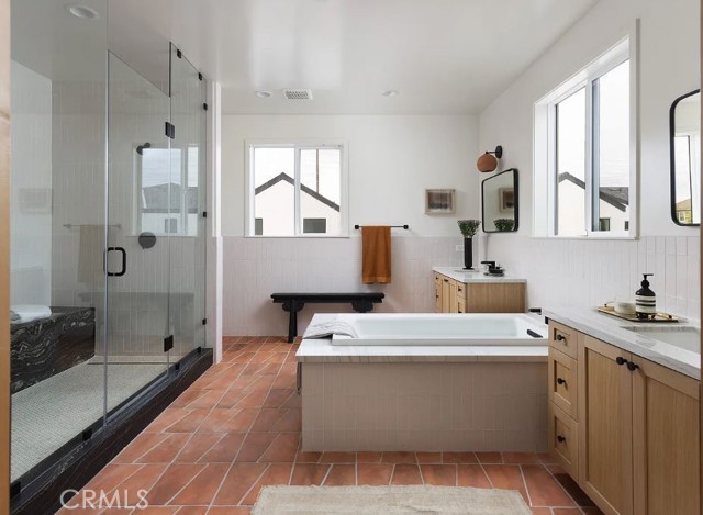 Detail Gallery Image 9 of 17 For 18012 Hazel Ct, Fountain Valley,  CA 92708 - 3 Beds | 3/1 Baths