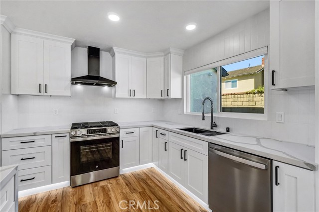 Detail Gallery Image 8 of 23 For 17472 Bellport Cir, Huntington Beach,  CA 92649 - 3 Beds | 2 Baths