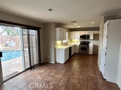 Detail Gallery Image 5 of 26 For 27206 Sawyer, Menifee,  CA 92584 - 3 Beds | 2/1 Baths