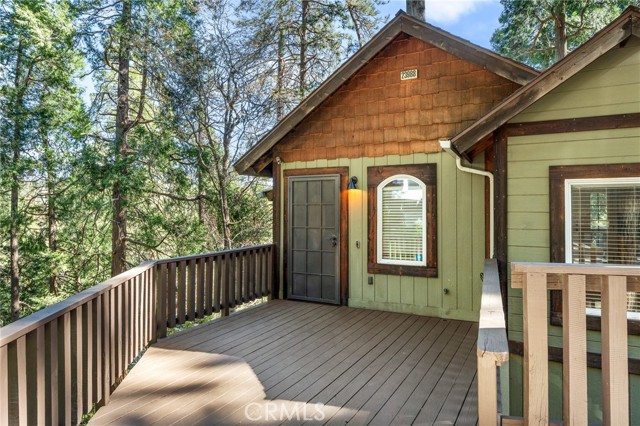 Detail Gallery Image 5 of 32 For 23988 Scenic, Crestline,  CA 92325 - 3 Beds | 2 Baths