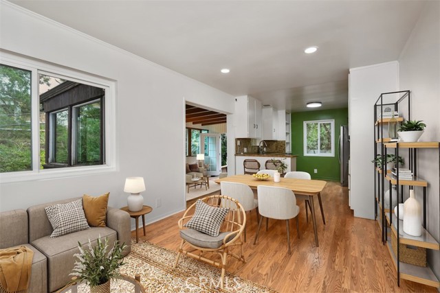 Detail Gallery Image 10 of 36 For 3833 Ridgemoor Dr, Studio City,  CA 91604 - 2 Beds | 1/1 Baths