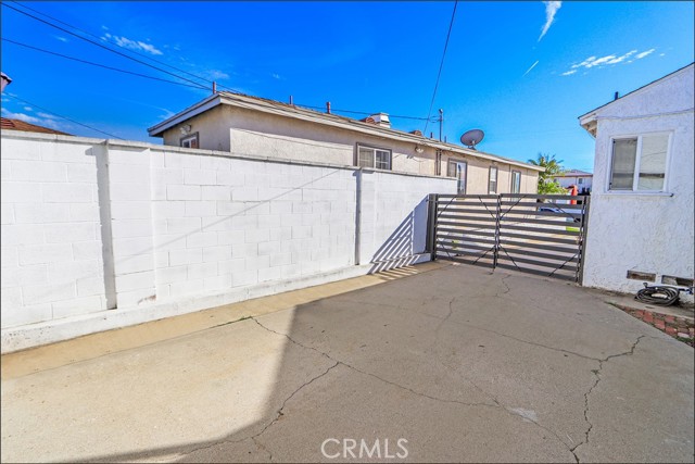 Detail Gallery Image 35 of 41 For 2153 W 111th, Los Angeles,  CA 90047 - 4 Beds | 2 Baths