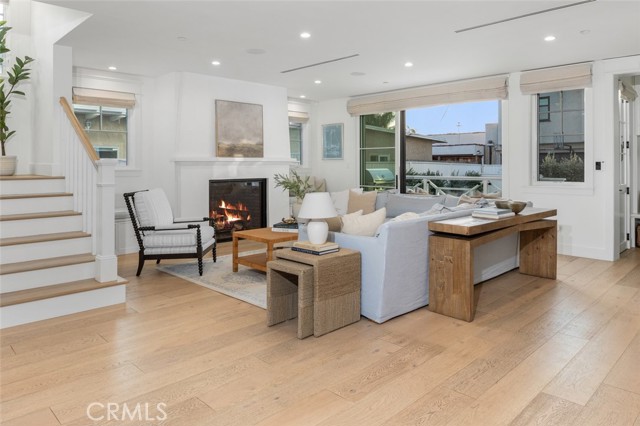 Detail Gallery Image 30 of 75 For 153 Granada Ave, Long Beach,  CA 90803 - 5 Beds | 4 Baths