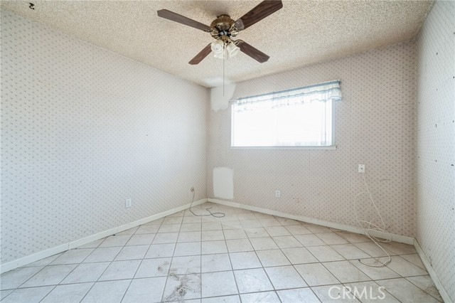 Detail Gallery Image 16 of 30 For 4225 Glencannon St, Bakersfield,  CA 93308 - 3 Beds | 2 Baths