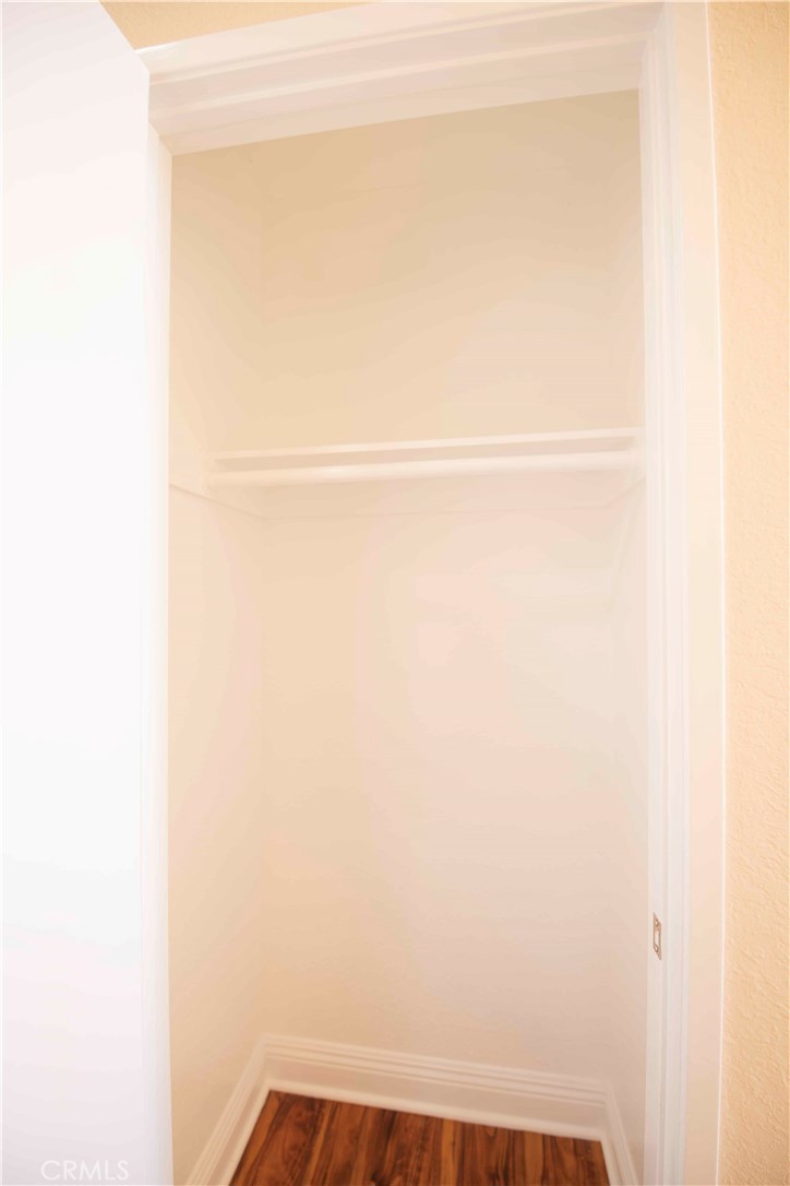 https://media.crmls.org/medias/efbbeeb6-8d4b-4781-a9c8-aceced83ec23.jpg?preset=X-Large