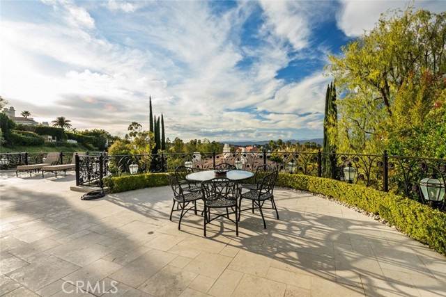 Detail Gallery Image 46 of 75 For 3724 Winford Dr, Tarzana,  CA 91356 - 5 Beds | 8 Baths