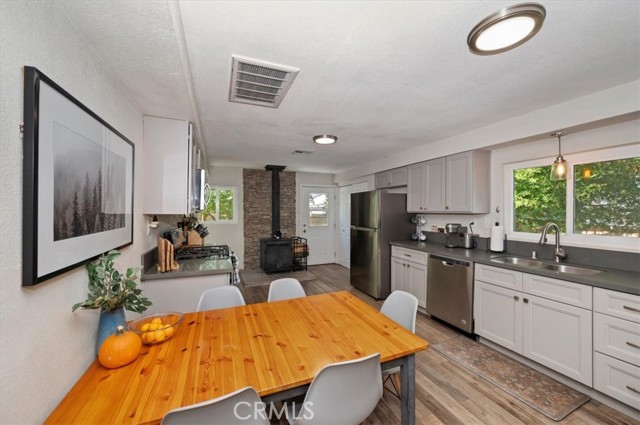396 Log, Crestline, CA 92325