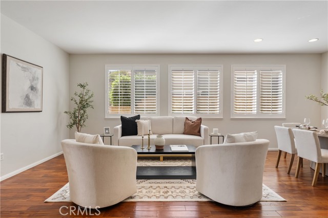Detail Gallery Image 4 of 68 For 22229 Evening Star Ct, Saugus,  CA 91390 - 6 Beds | 5 Baths