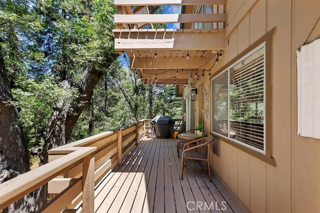 Detail Gallery Image 6 of 29 For 1213 Jungfrau Dr, Crestline,  CA 92325 - 4 Beds | 2/1 Baths