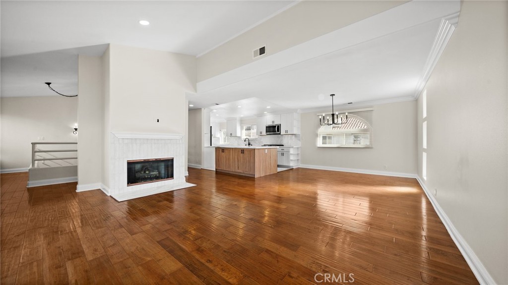https://media.crmls.org/medias/efbdcaca-be37-4765-98a5-ac590291b954.jpg?preset=X-Large