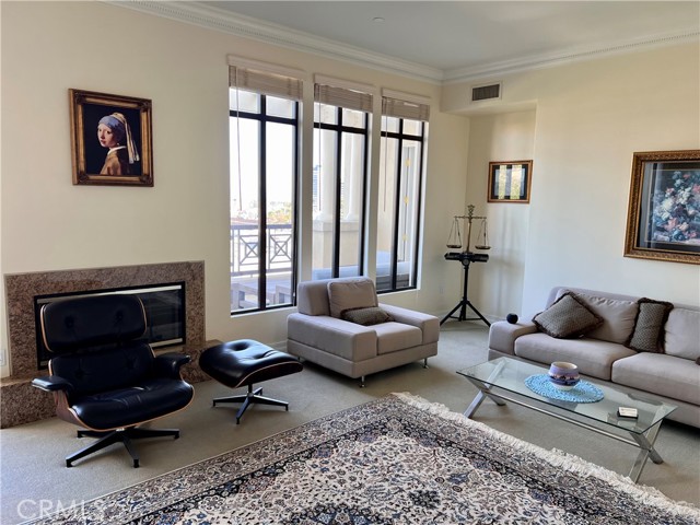 11847 Gorham Avenue, Los Angeles CA: https://media.crmls.org/medias/efbfb968-f3d2-4f76-85c1-522f41c2c9ef.jpg