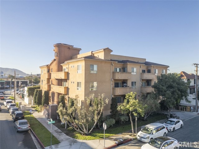 Detail Gallery Image 31 of 33 For 1515 Grismer Ave #302,  Burbank,  CA 91504 - 2 Beds | 2 Baths