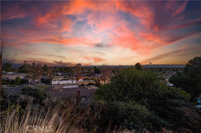 Detail Gallery Image 3 of 48 For 17168 Barneston St, Granada Hills,  CA 91344 - 4 Beds | 3 Baths