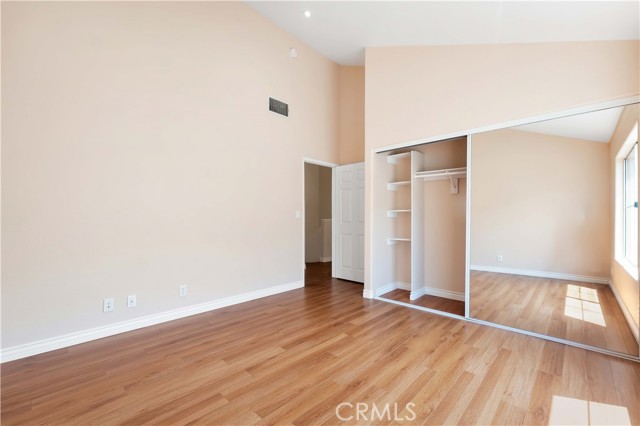 Detail Gallery Image 19 of 38 For 19017 Gault St #103,  Reseda,  CA 91335 - 3 Beds | 3 Baths
