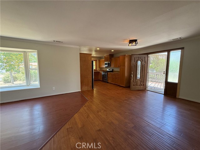 15192 Laguna Avenue, Lake Elsinore CA: https://media.crmls.org/medias/efc11f94-fcf2-419b-bdd3-69633bd937a4.jpg