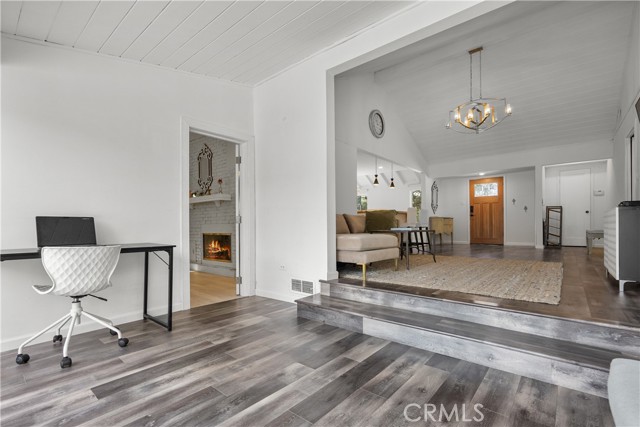 15756 Hart Street photo 6