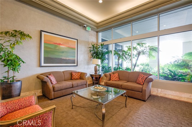 Detail Gallery Image 40 of 42 For 525 E Seaside Way #807,  Long Beach,  CA 90802 - 2 Beds | 1/1 Baths