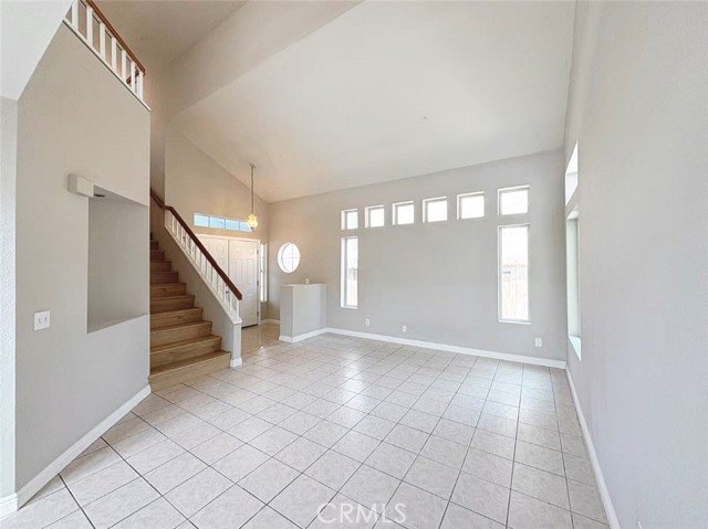 15965 Peach Tree Lane, Fontana CA: https://media.crmls.org/medias/efc283f8-5f58-46dc-9014-6f0d77b81fbd.jpg