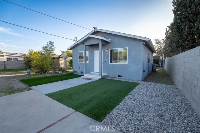 Detail Gallery Image 2 of 12 For 10219 Lev, Arleta,  CA 91331 - 2 Beds | 1 Baths