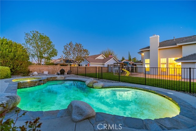 Detail Gallery Image 3 of 55 For 6021 Country Ln, Lancaster,  CA 93536 - 4 Beds | 3 Baths