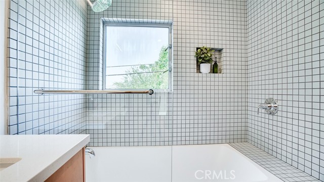 Image 47 of 75 For 854 Avenue 37