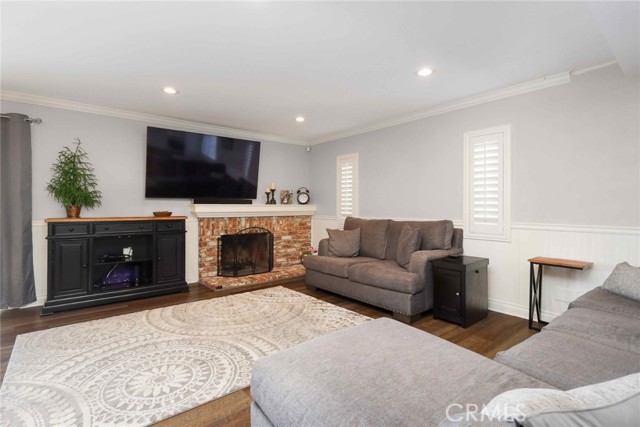 Detail Gallery Image 13 of 39 For 28375 Patricia Hill, Canyon Country,  CA 91387 - 5 Beds | 2/1 Baths