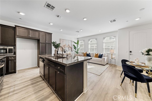16022 Voyager Avenue, Chino CA: https://media.crmls.org/medias/efc42548-e176-4abb-bef4-e1799486b256.jpg