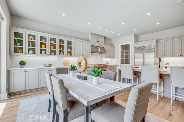 100 Bozeman, Irvine CA: https://media.crmls.org/medias/efc49f72-277a-489f-89fd-9ca45b99814b.jpg