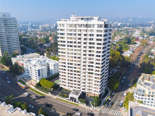 Detail Gallery Image 1 of 21 For 10601 Wilshire Bld #501,  Los Angeles,  CA 90024 - 2 Beds | 2/1 Baths